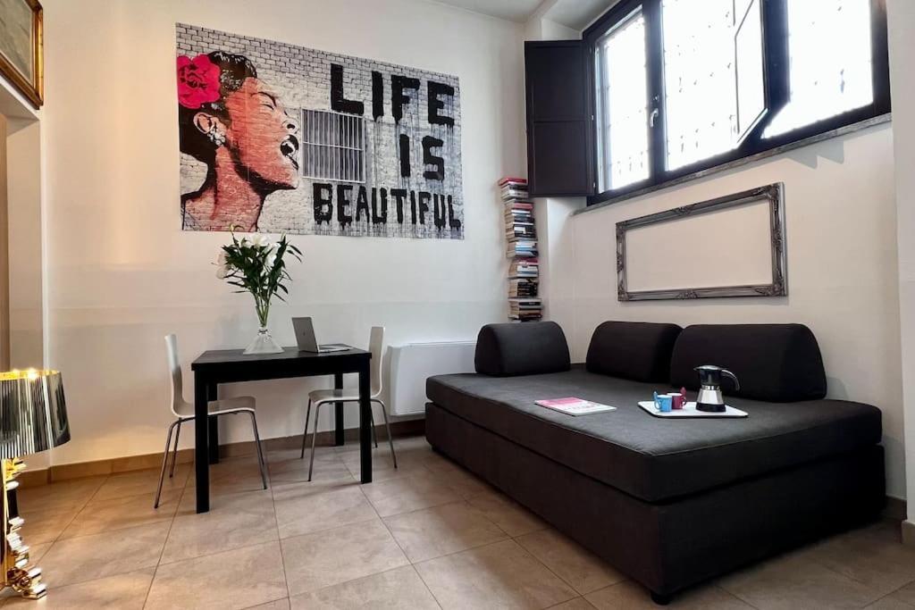Апартаменты Life Is Beautiful Design Loft Navigli Romolo, Netflix, Wifi, Ac And Street Parking Милан Экстерьер фото